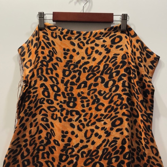 Woman leopard color silk scarf - Picture 4 of 5